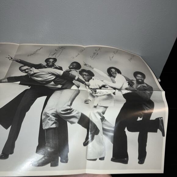 Vinyl Record Commodores Self Titled With Poster Signed Fascimile M88451 Motown - Picture 10 of 12